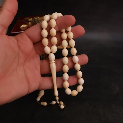 سبحة فاخرة من ناب الحوت