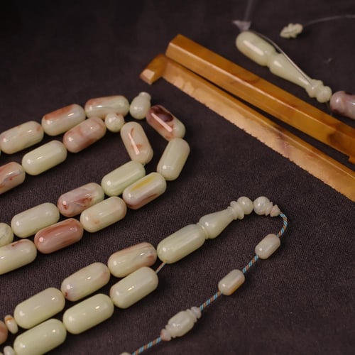 بكلايت فستقي عرق أحمر نوادر