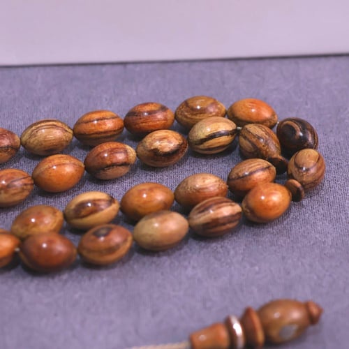 خشب عود طبيعي