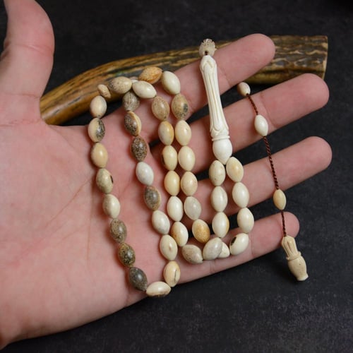 سبحة طبيعية من قرن الغزال