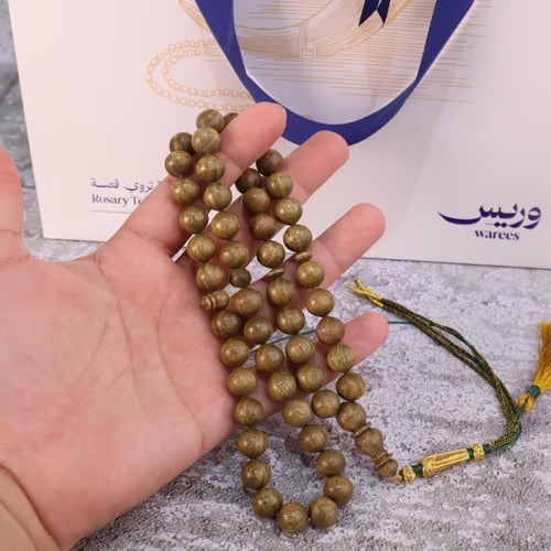 سبحة من خشب البلسنك العطري