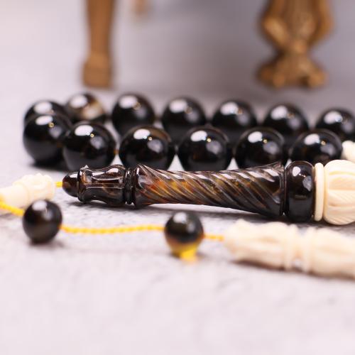 ظهر السلحفاة مع عاج الفيل