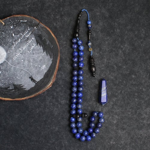 سبحة من حجر اللازورد وخشب الأبانوس