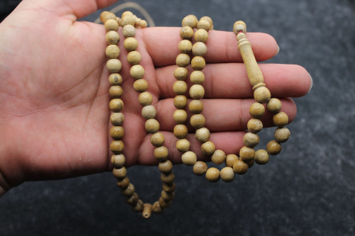 سبحة يسر أبيض نادر 99