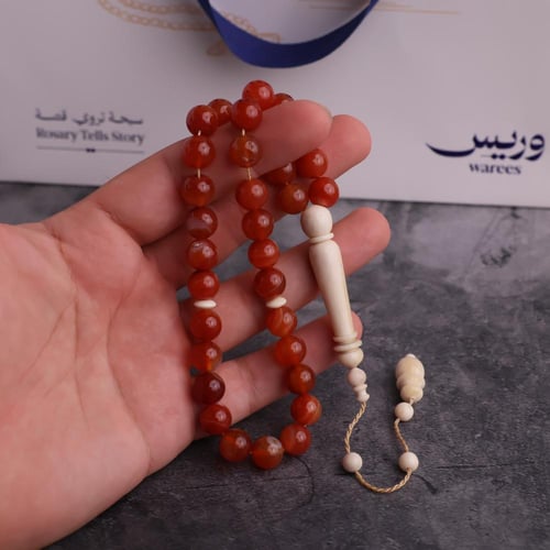 عقيق أحمر وعظم الجمل ٣٣ خرزة