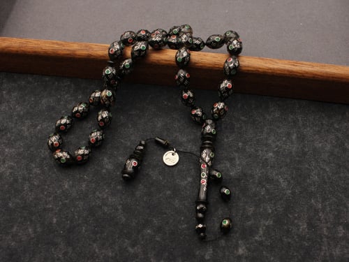 سبحة ظهر سلحفاة مع زمرد وياقوت