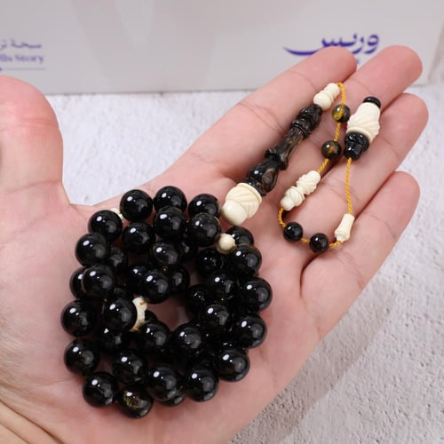 ظهر السلحفاة مع عاج الفيل