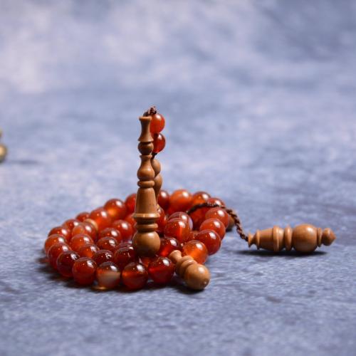 سبحة عقيق أحمر مع الكوك البرازيلي