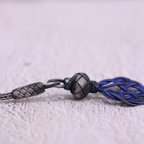 طرابزونة فضة أزرق