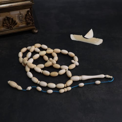 سبحة من ناب الحوت ( العنبر )