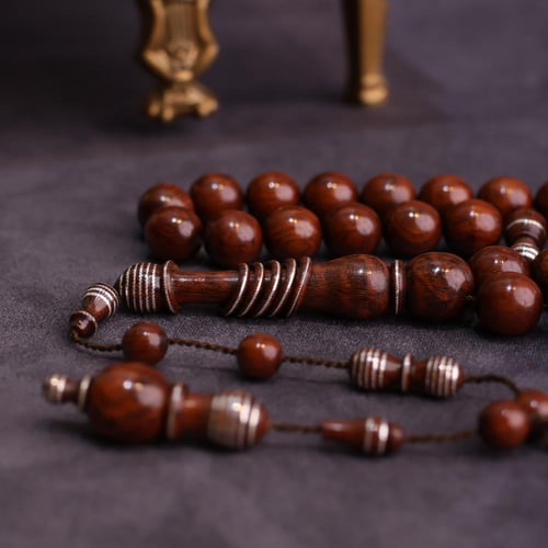 سبحة فاخرة من خشب الثعبان