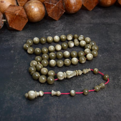 سبحة جلاليث رمادي صدفي