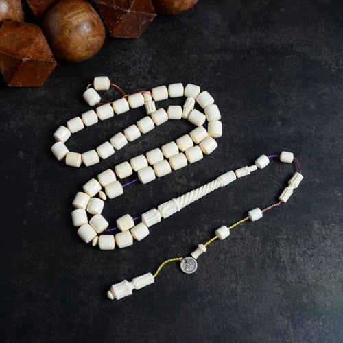 سبحة مميزة من ناب الفيل