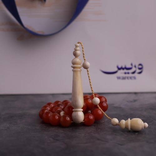 عقيق أحمر وعظم الجمل ٣٣ خرزة