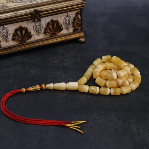 سبحة ( شبيه الكهرمان )