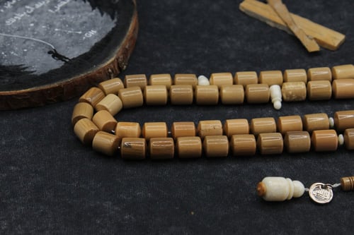 سبحة فاخرة من الماموث و الفقمة