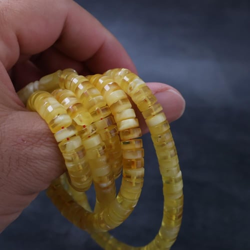 كهرمان طبيعي قصة نادرة ومميزة