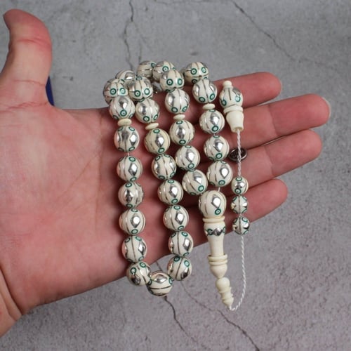 قطعة فاخرة من عاج الفيل وحجر الملكايت