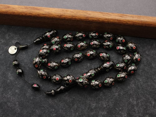 سبحة ظهر سلحفاة مع زمرد وياقوت