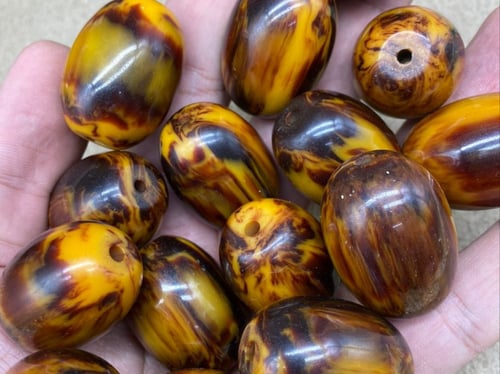 سبحة مميزة من عقود ألمانية