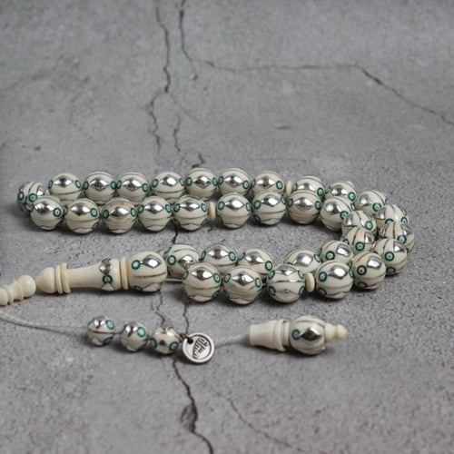 قطعة فاخرة من عاج الفيل وحجر الملكايت