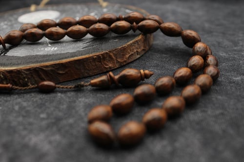 سبحة من خشب الثعبان