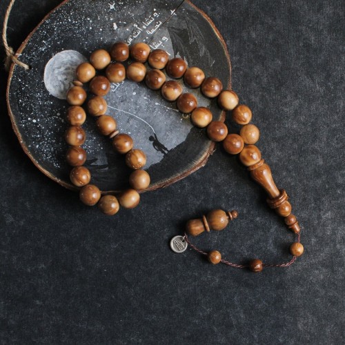 سبحة مميزة من خشب الكوك