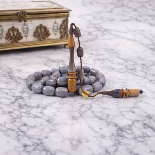 سبحة أنيقة بدرجات أزرق رمادي هادئة،