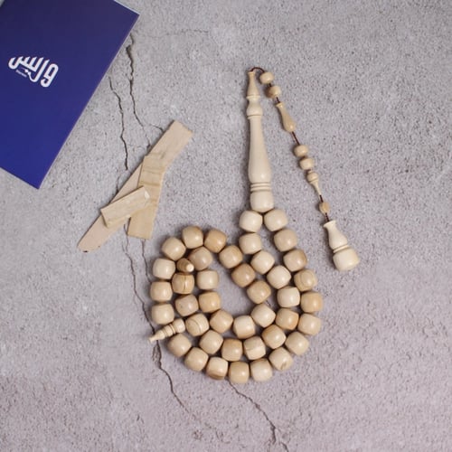 قطعة فريدة من عاج الماموث المنقرض