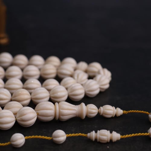 تحفة فاخرة من ناب الفيل نقش يدوي