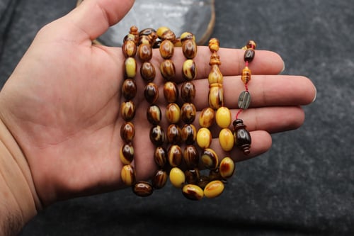 سبحة مميزة من عقود ألمانية