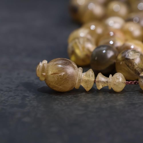 سبحة نادرة من جلد ذئب طبيعي