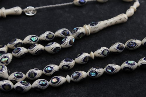 سبحة عاج فيل بالصدف الاسترالي