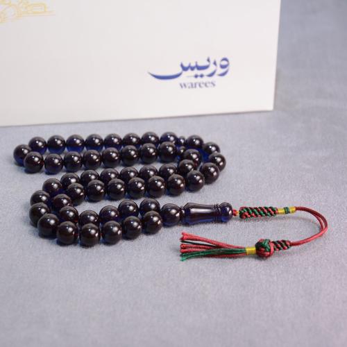 زعفراني حرباء مع شكه