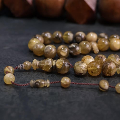 سبحة نادرة من جلد ذئب طبيعي