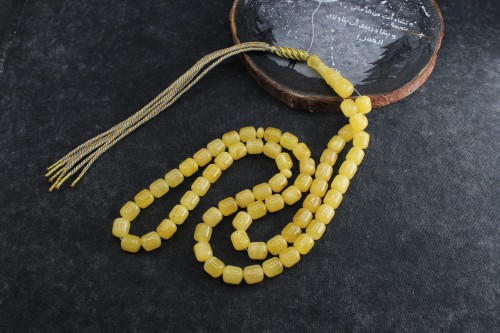 سبحة كهرمان طبيعي مميز