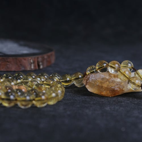 سبحة من حجر السترين الكريم