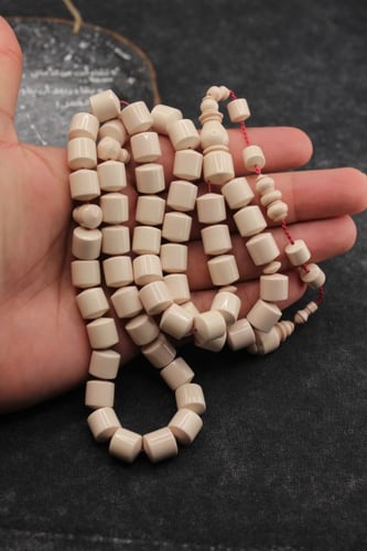 سبحة فاتوران لون طباشيري