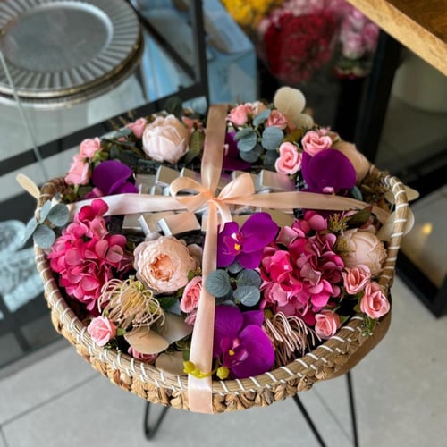 سلة ورد صناعي حجم كبير