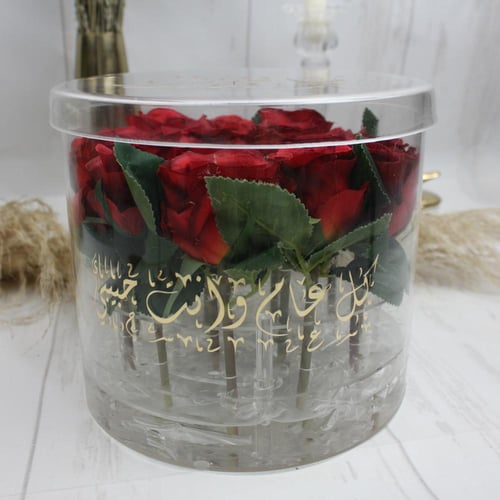 بوكس ورد أحمر شفاف مع عباره او اسم