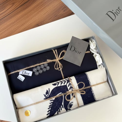 طقم هدايا رجالية شتوية فاخرة - قماش Dior وشال كشمي...