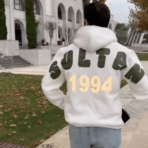 هودي بالاسم مع تاريخ ميلادك