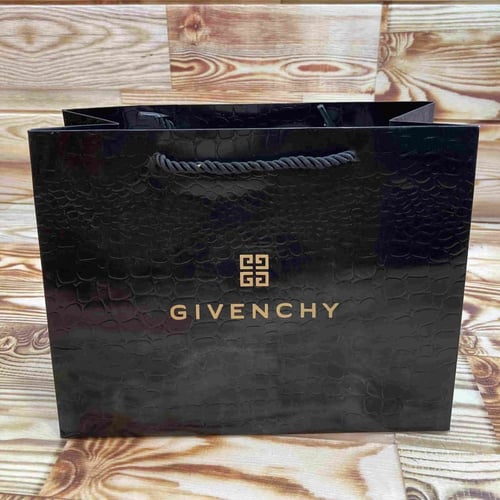 تيشيرت جفينشي- GIVENCHY