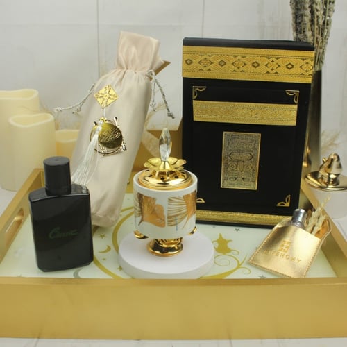 صينية رمضان مضيئة مع توزيعات رمضان