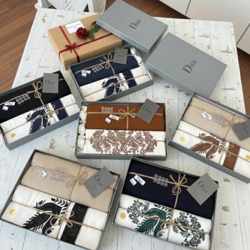 طقم هدايا رجالية شتوية فاخرة - قماش Dior وشال كشمي...