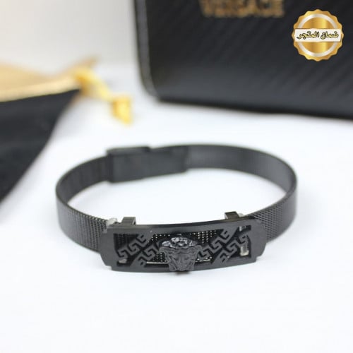 اسواره فرزاتشي - Versace