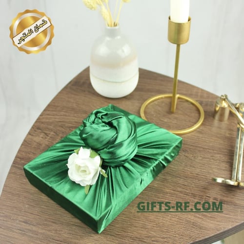 تغليف وطني مع ورده