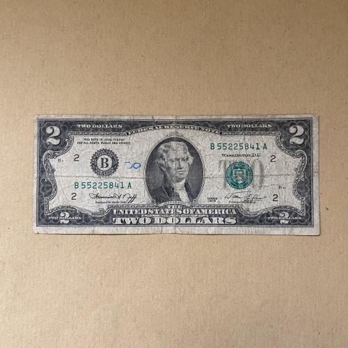 2 دولار أمريكي