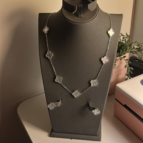 Van Cleef silver necklace