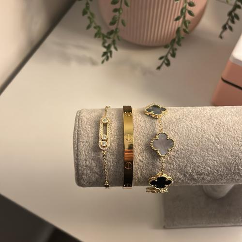 بكج ثلاث اساور وخاتم